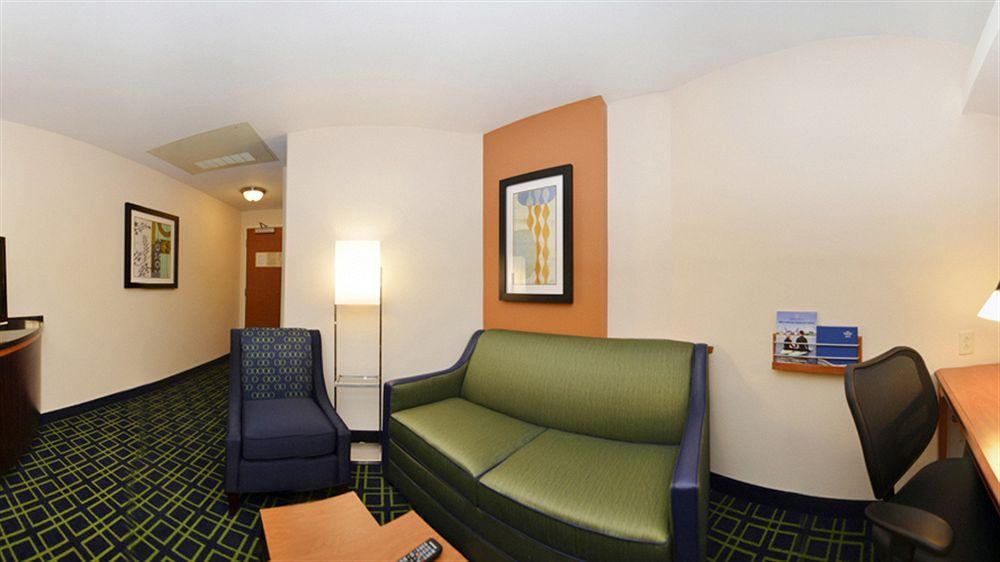 Fairfield Inn & Suites Santa Cruz - Капитола Екстериор снимка