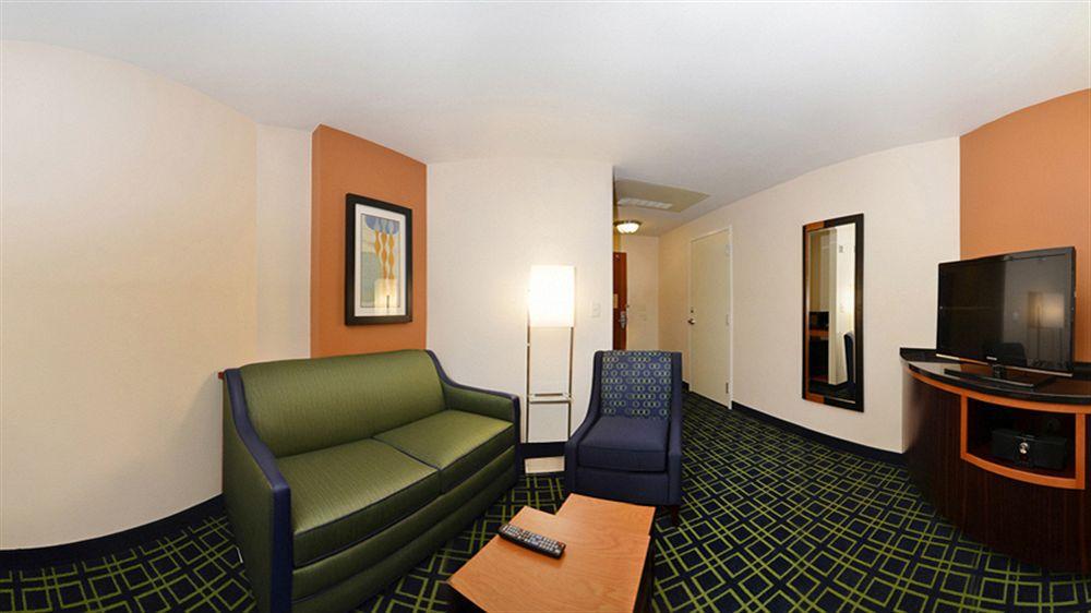 Fairfield Inn & Suites Santa Cruz - Капитола Екстериор снимка