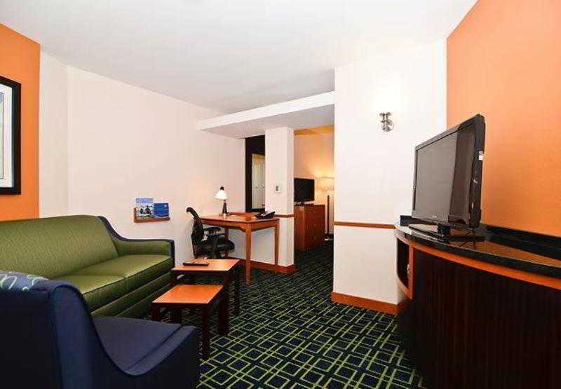 Fairfield Inn & Suites Santa Cruz - Капитола Екстериор снимка