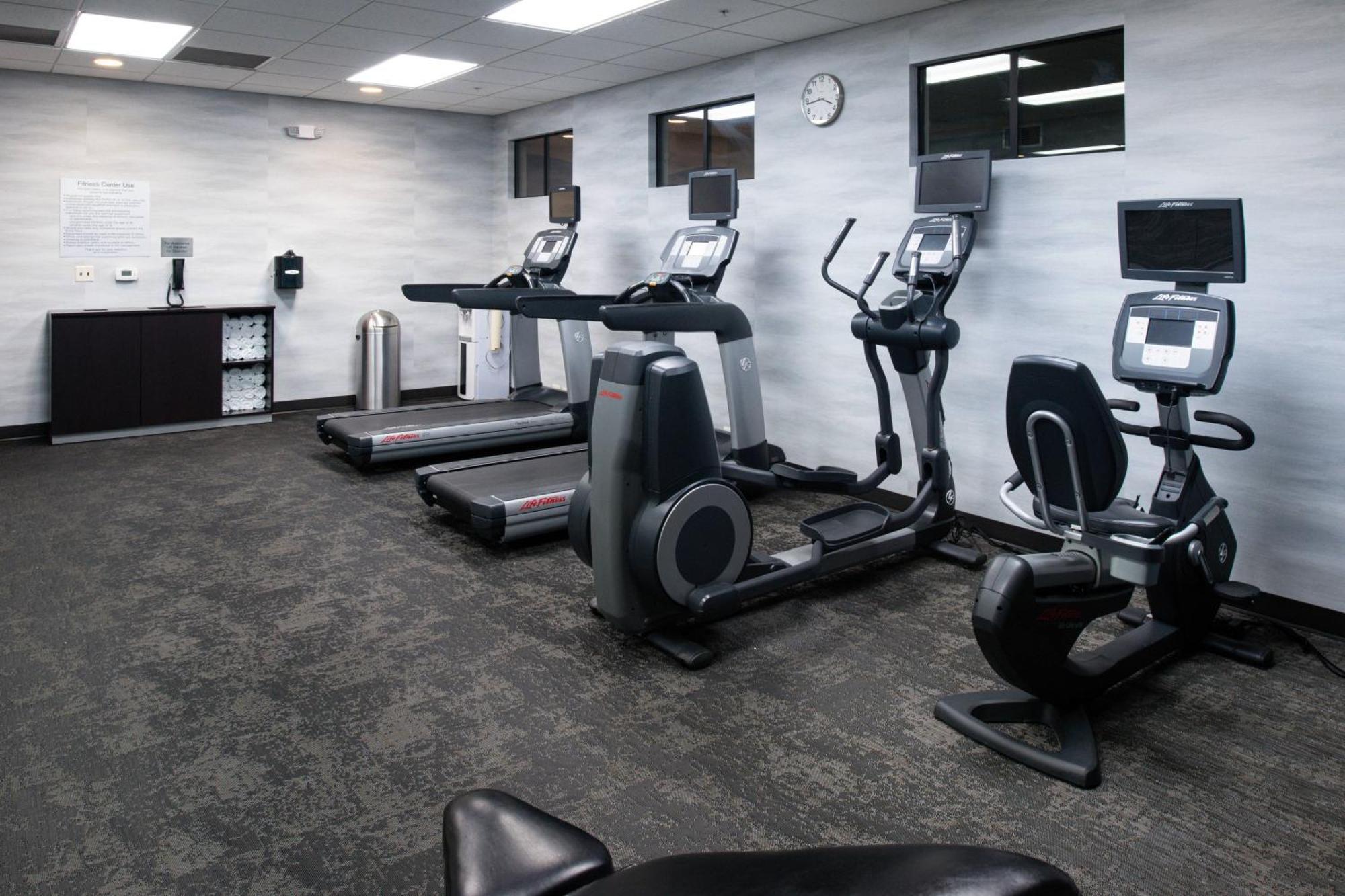 Fairfield Inn & Suites Santa Cruz - Капитола Екстериор снимка