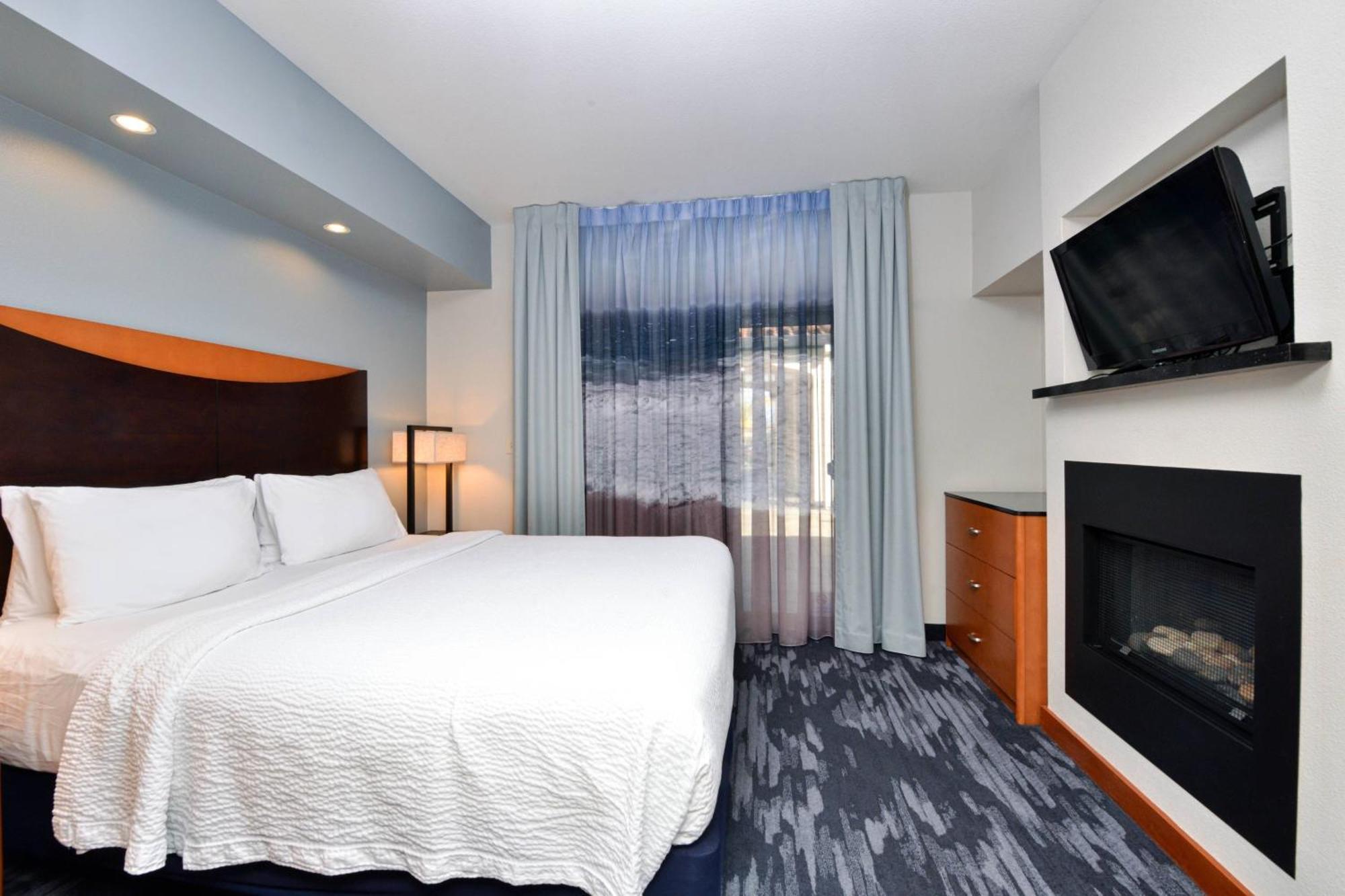 Fairfield Inn & Suites Santa Cruz - Капитола Екстериор снимка