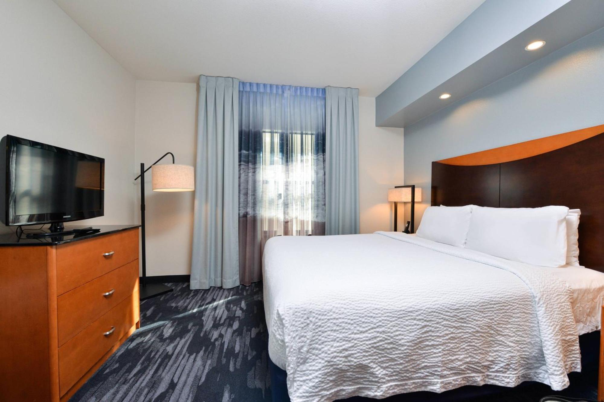 Fairfield Inn & Suites Santa Cruz - Капитола Екстериор снимка