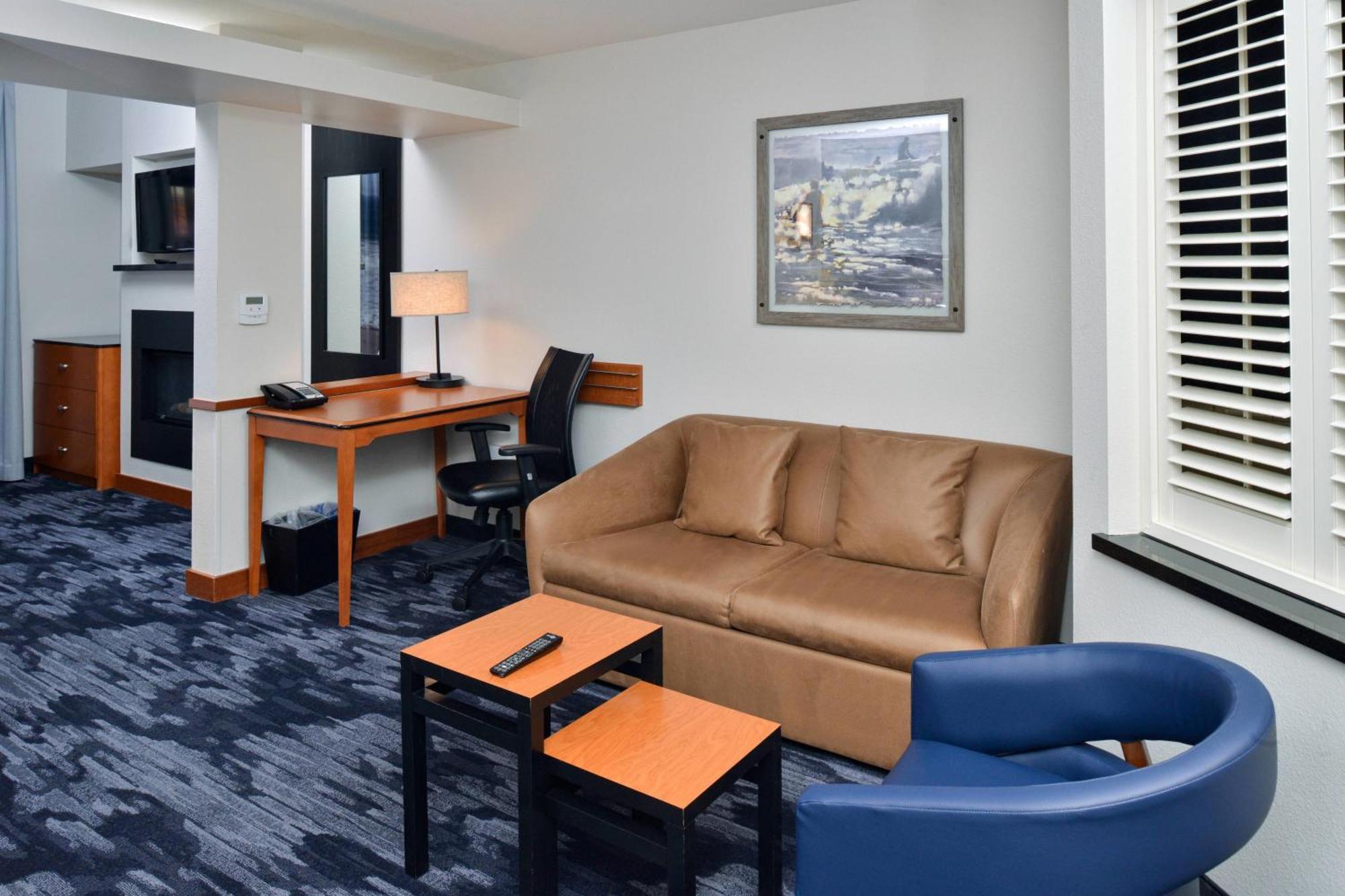 Fairfield Inn & Suites Santa Cruz - Капитола Екстериор снимка