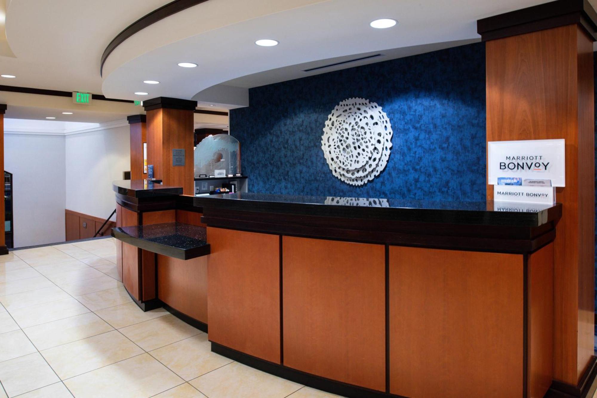 Fairfield Inn & Suites Santa Cruz - Капитола Екстериор снимка