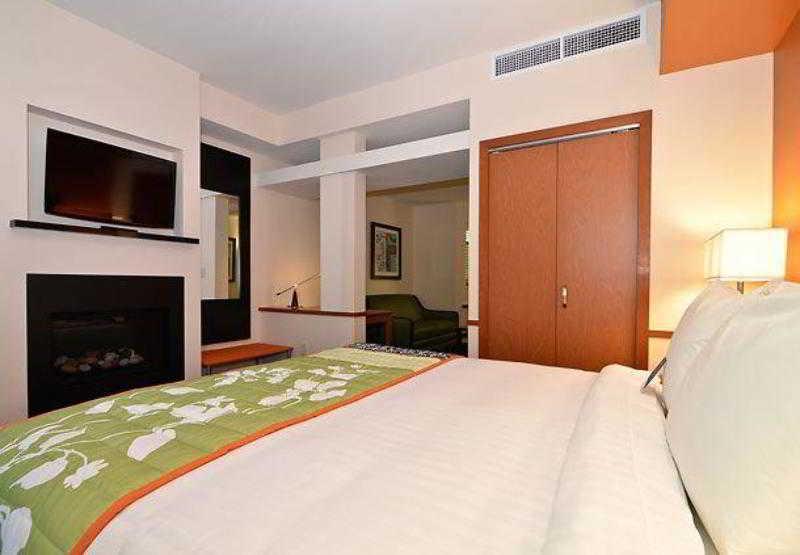 Fairfield Inn & Suites Santa Cruz - Капитола Стая снимка